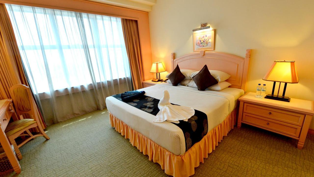 Emerald Puteri Hotel 3*