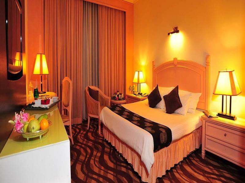 Emerald Puteri Hotel 3*